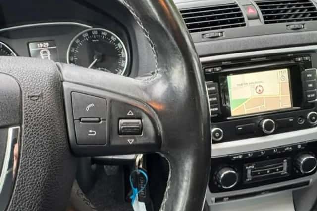 Škoda Octavia (2011) thumbnail 12