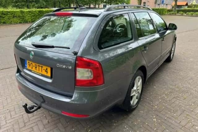 Škoda Octavia (2011) thumbnail 21