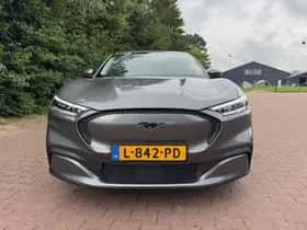 Ford Mustang Mach-E (2021) thumbnail 2