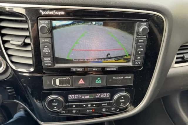 Mitsubishi Outlander (2014) thumbnail 13