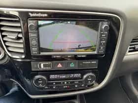 Mitsubishi Outlander (2014) thumbnail 13