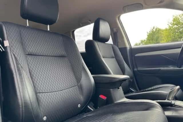 Mitsubishi Outlander (2014) thumbnail 17