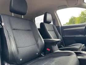 Mitsubishi Outlander (2014) thumbnail 17