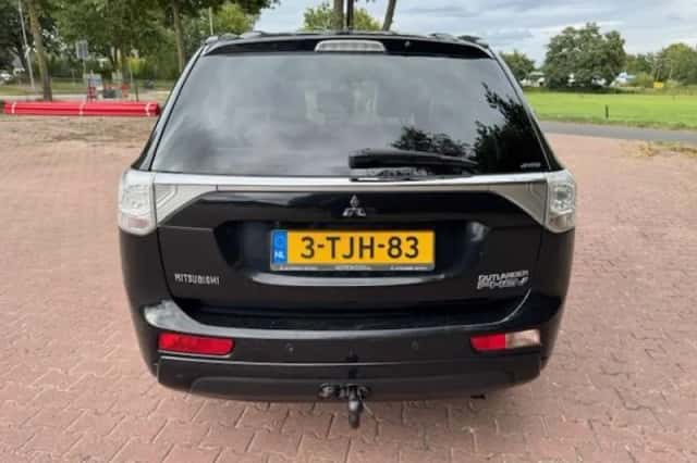 Mitsubishi Outlander (2014) thumbnail 21