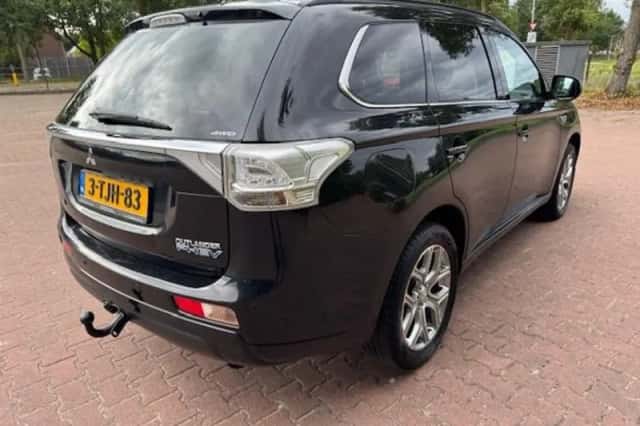Mitsubishi Outlander (2014) thumbnail 22