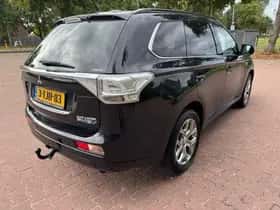 Mitsubishi Outlander (2014) thumbnail 22