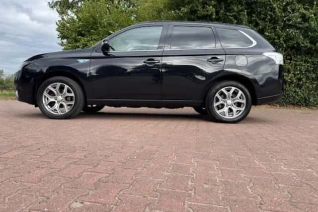 Mitsubishi Outlander (2014) thumbnail 4
