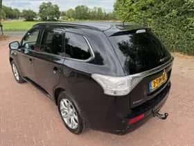 Mitsubishi Outlander (2014) thumbnail 5