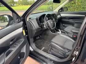 Mitsubishi Outlander (2014) thumbnail 6