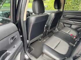 Mitsubishi Outlander (2014) thumbnail 8