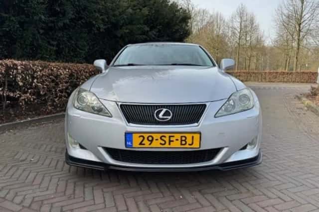 Lexus IS (2005) thumbnail 2