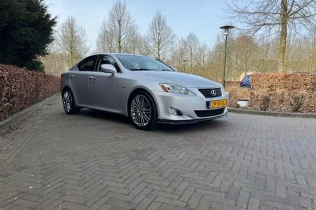 Lexus IS (2005) thumbnail 23
