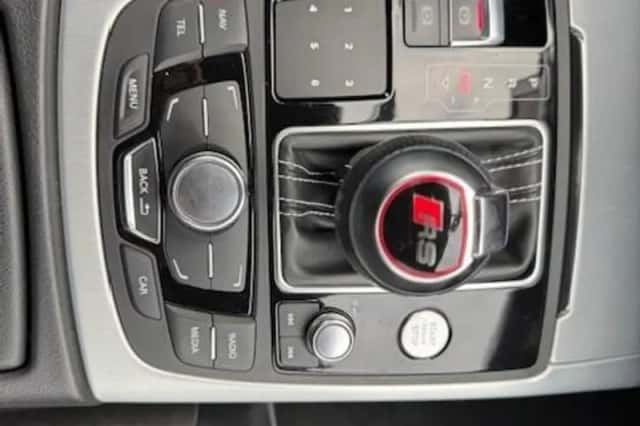 Audi A6 (2012) thumbnail 32