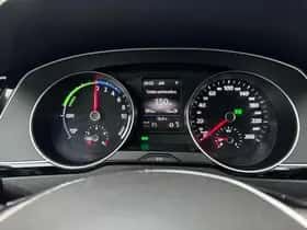 Volkswagen Passat thumbnail 15