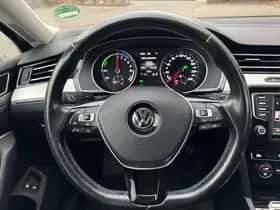Volkswagen Passat thumbnail 10