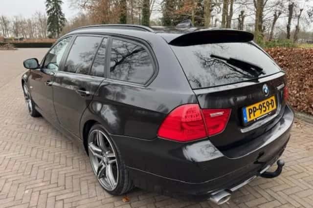 BMW 3-Serie (2011) thumbnail 4