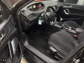 Peugeot 308 (2015) thumbnail 4