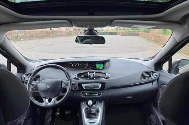 Renault Scénic (2013) thumbnail 12