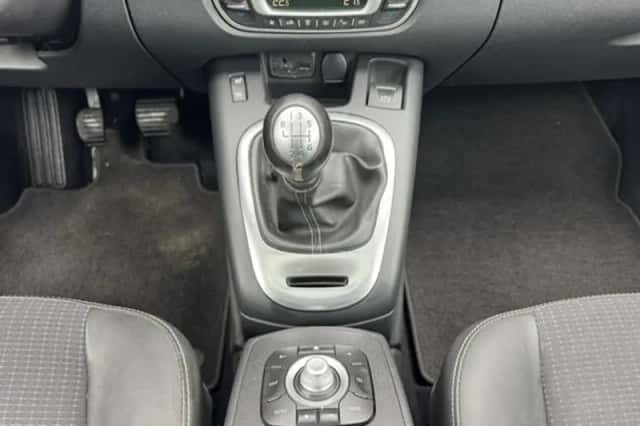 Renault Scénic (2013) thumbnail 16