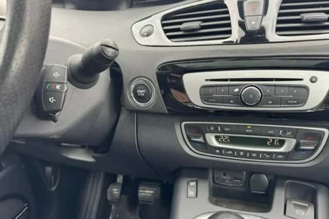 Renault Scénic (2013) thumbnail 17