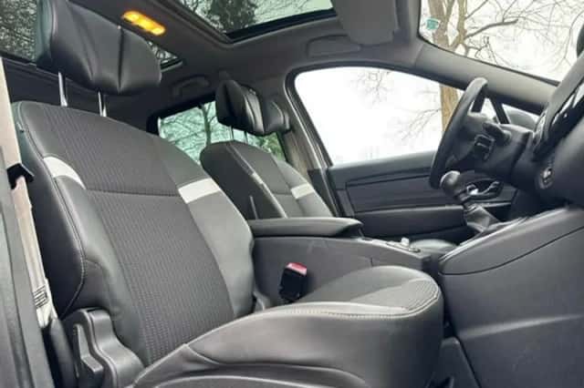 Renault Scénic (2013) thumbnail 22