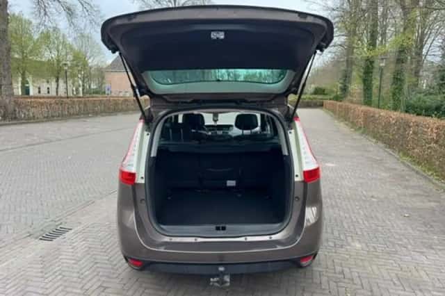 Renault Scénic (2013) thumbnail 23