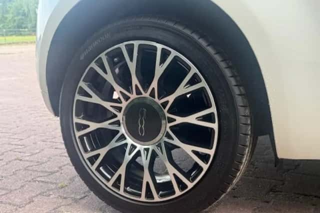 Fiat 500 (2018) thumbnail 22