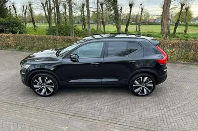 Volvo XC40 (2020) thumbnail 3
