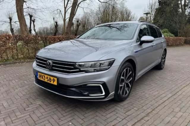 Volkswagen Passat (2021) thumbnail 1