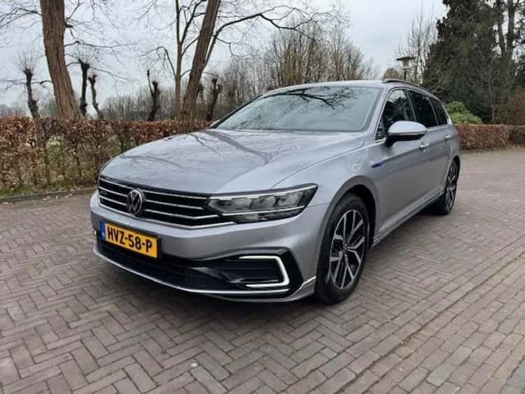 Volkswagen Passat (2021) — foto 1