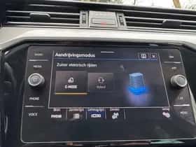 Volkswagen Passat (2021) thumbnail 17