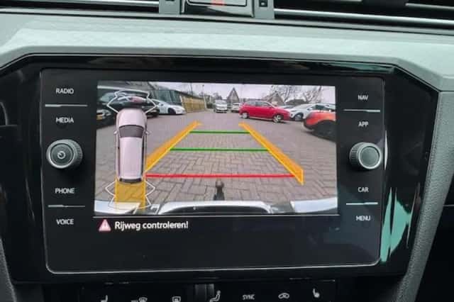 Volkswagen Passat (2021) thumbnail 33