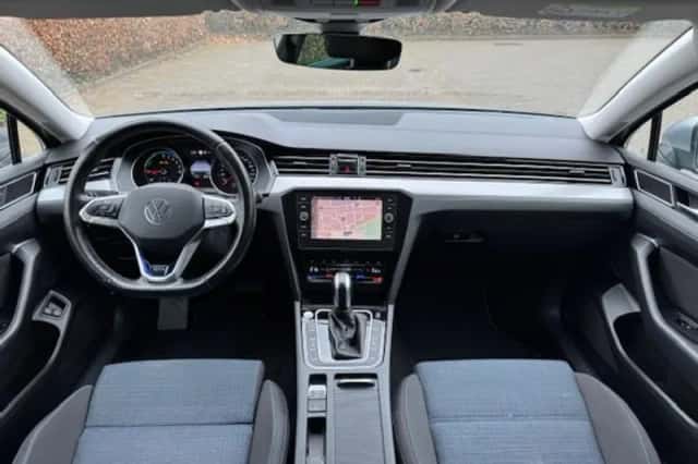 Volkswagen Passat (2021) thumbnail 10
