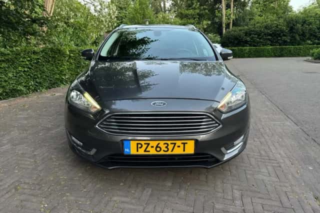Ford Focus (2016) thumbnail 2