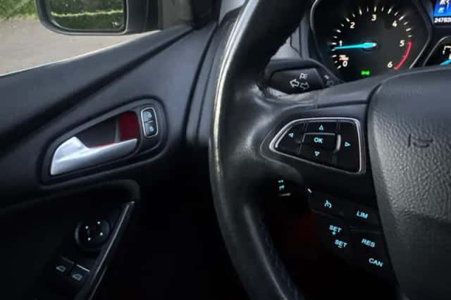 Ford Focus (2016) thumbnail 11