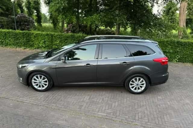 Ford Focus (2016) thumbnail 3