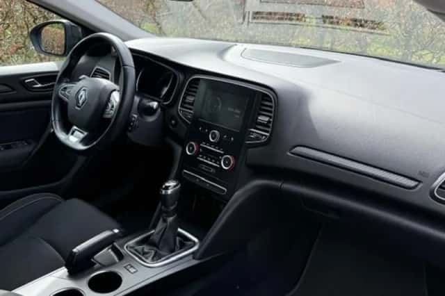Renault Mégane (2018) thumbnail 8