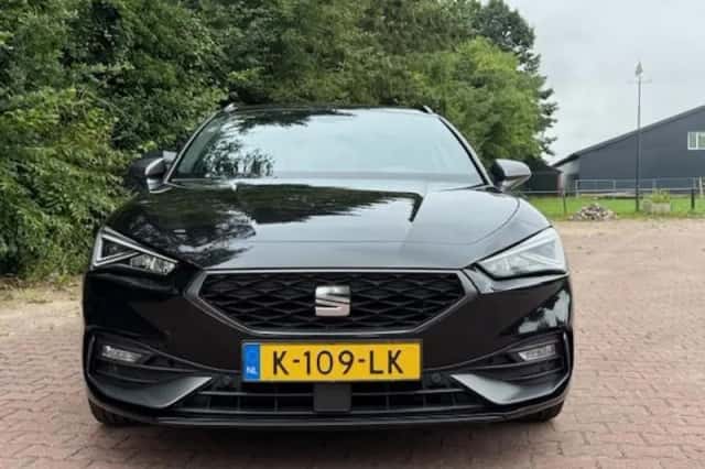 SEAT Leon (2021) thumbnail 2