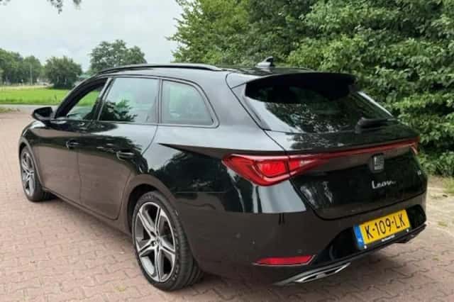 SEAT Leon (2021) thumbnail 4