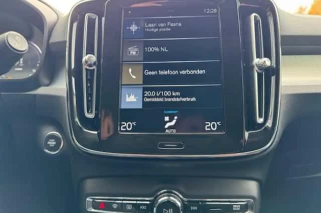 Volvo XC40 (2020) thumbnail 13
