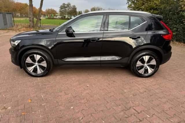 Volvo XC40 (2020) thumbnail 3