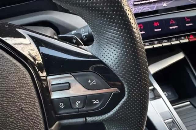 Peugeot 308 (2022) thumbnail 12