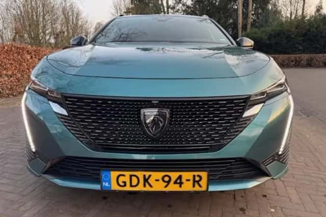 Peugeot 308 (2022) thumbnail 3