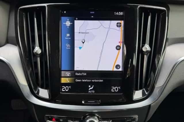 Volvo V60 (2020) thumbnail 11