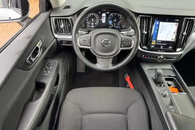 Volvo V60 (2020) thumbnail 8