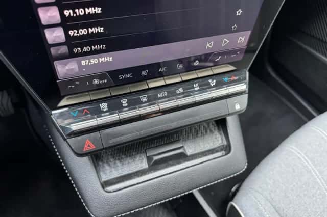 Renault Mégane E-Tech (2023) thumbnail 15