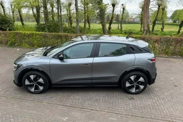 Renault Mégane E-Tech (2023) thumbnail 3