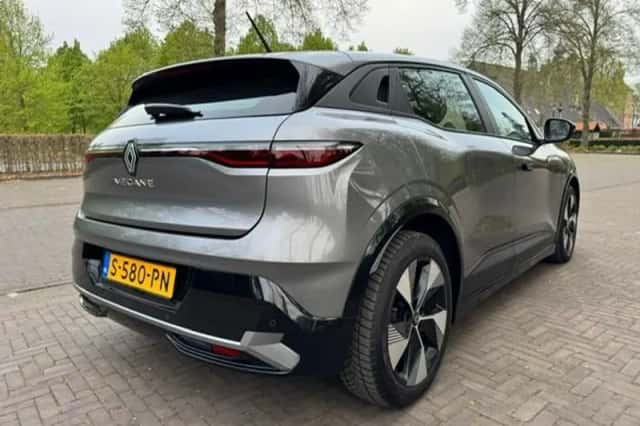 Renault Mégane E-Tech (2023) thumbnail 24
