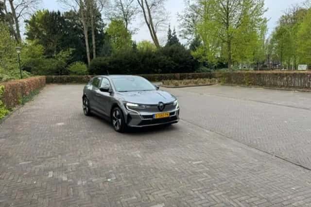 Renault Mégane E-Tech (2023) thumbnail 25