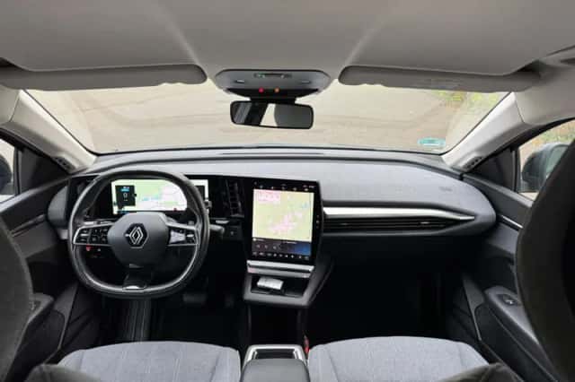 Renault Mégane E-Tech (2023) thumbnail 8